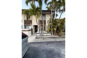 2661 Ne 164th St 40, North Miami Beach