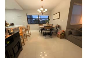 10280 Nw 9th St Cir 202, Miami