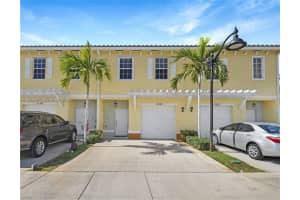 1121 Nw 41st Ln, Lauderhill