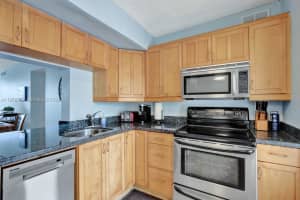 2651 S Course Dr 203, Pompano Beach