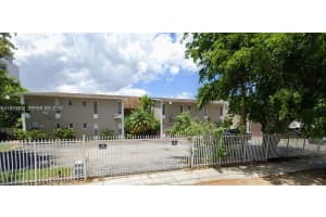 1525 Nw 19th Ter 15, Miami