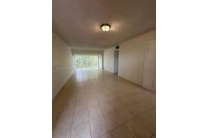 9170 Fontainebleau Blvd 406, Miami