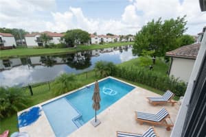 11826 Sw 13th Ct, Pembroke Pines