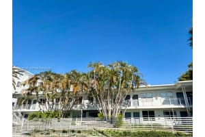 2445 Lake Pancoast Dr 7, Miami Beach