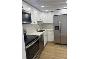 20301 W Country Club Dr 1024, Aventura