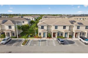 476 Ne 4th Ln, Florida City