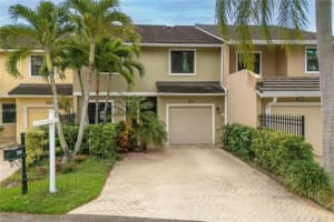 5692 Santiago Cir, Boca Raton