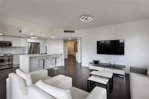 19900 E Country Club Dr 311, Aventura