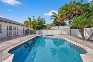 8695 Sw 51st Pl, Cooper City