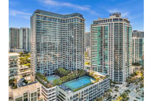 121 Ne 34th St 2104, Miami