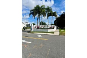 215 Lake Pointe Dr 211, Oakland Park