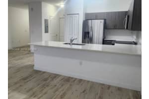 15650 Sw 136th St 216, Miami