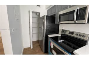 209 Nw 84rd St 209, Miami