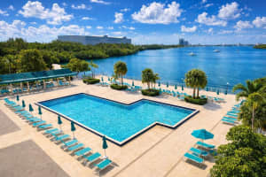 300 Bayview Dr 1107, Sunny Isles Beach