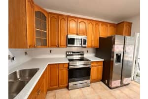 2135 Madeira Dr 2135, Weston