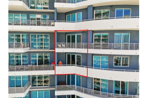 60 Sw 13th St 4414, Miami