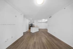 9172 Collins Ave 212, Surfside