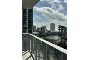 77 Se 5th St 1514, Miami