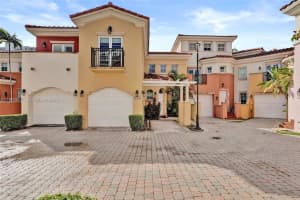 18450 Ne 30th Place, Aventura