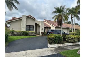 10404 Nw 5th Mnr, Plantation