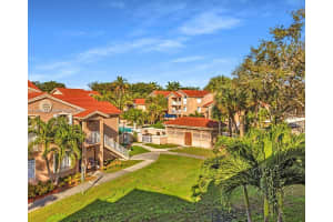 15770 Sw 106th Ter 303, Miami