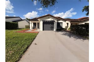 6641 Nw 174th Ter, Hialeah