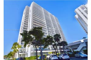 20505 E Country Club Dr 534, Aventura