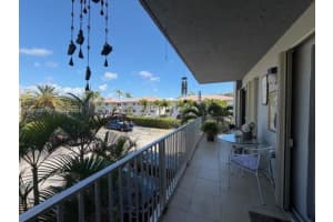 7403 Sw 82nd St 212n, Miami