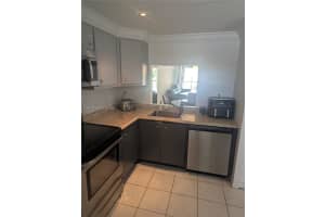 3920 Inverrary Blvd 204c, Lauderhill