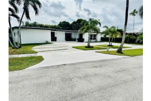 1940 Ne 186th Dr, North Miami Beach