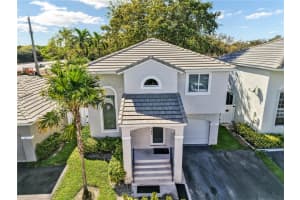 9913 Nw 2nd St, Plantation