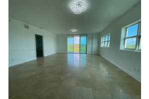 14951 Royal Oaks Ln 709, North Miami