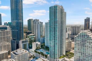 950 Brickell Bay Dr 1403, Miami