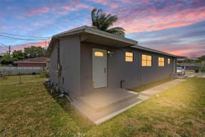 369 Phippen Waiters Rd 1, Dania Beach