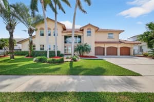 10376 Sw 18th St, Davie