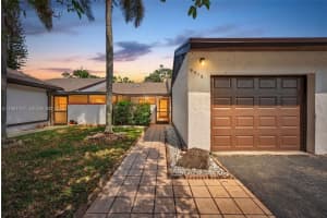 9315 Wedgewood Dr B19, Tamarac
