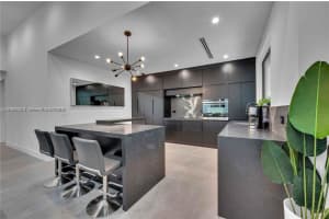 155 Nw 51st St 0, Miami