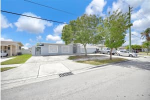 756 W 53rd St, Hialeah