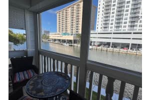 450 Paradise Isle Blvd 209, Hallandale Beach