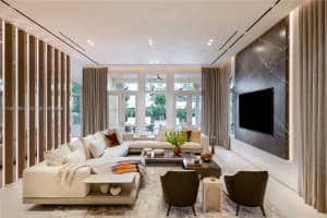 1522 Island Blvd, Aventura