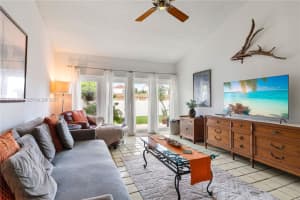 19994 Ne 5th Ct 3c, Miami