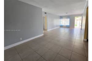 12850 Sw 43rd Dr 250-b, Miami