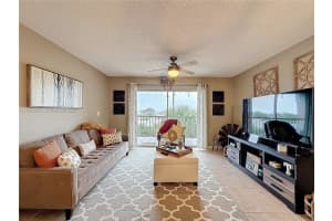 17000 Nw 67th Ave 423, Hialeah