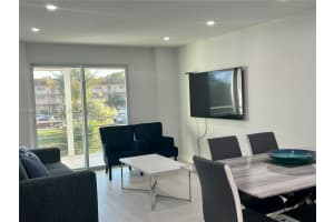 8595 Sunrise Lakes Blvd 207, Sunrise