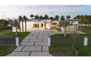 13231 Sw 220 St, Miami