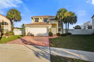 2163 Nw 157th Ln, Pembroke Pines