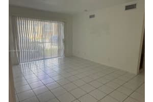 2874 Nw 55th Ave 1b, Lauderhill