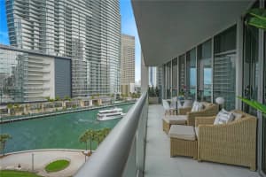 465 Brickell Ave 702, Miami