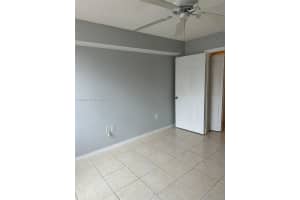 655 Sw 111th Way 105, Pembroke Pines