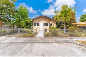 1521 Nw 51st St, Miami